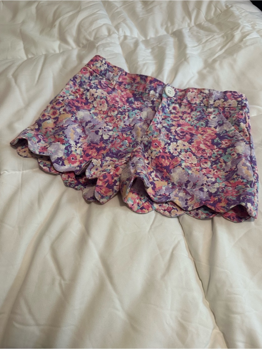 crown & ivy Purple Floral Scallop-Hem Shorts
